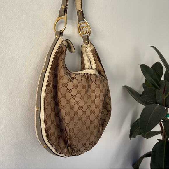 Gucci Handbags - Authentic Gucci hand bag